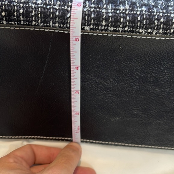 Estes Lauder women’s leather and tweed fabrics with 2 leather handles - Picture 9 of 9
